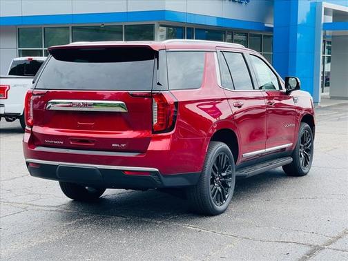 2024 GMC Yukon SLT