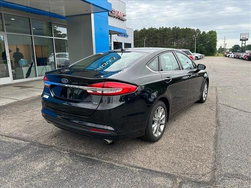 Black 2017 Ford Fusion SE