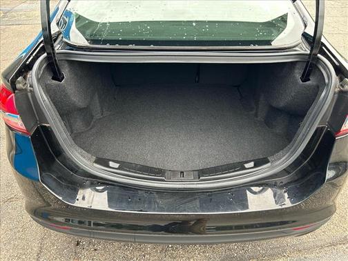 Black 2017 Ford Fusion SE