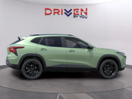 Cacti Green 2026 Chevrolet Trax FWD ACTIV