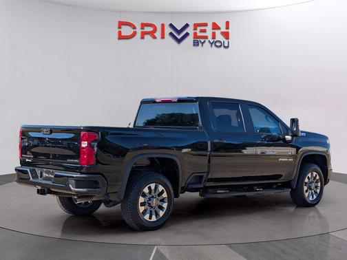 2026 Chevrolet Silverado 2500 Custom