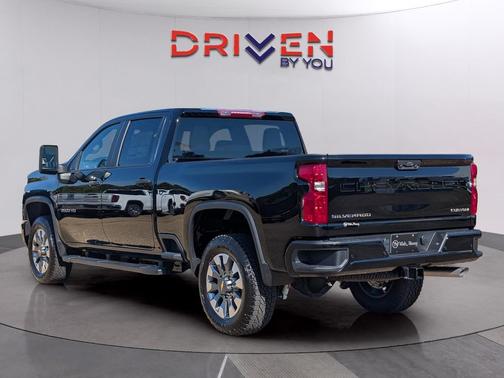 2026 Chevrolet Silverado 2500 Custom