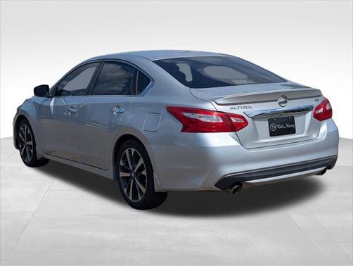2016 Nissan Altima 2.5 SR