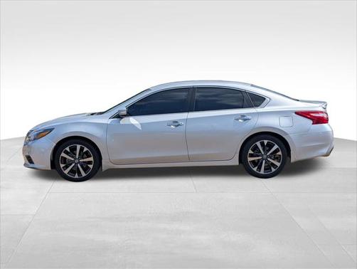 2016 Nissan Altima 2.5 SR