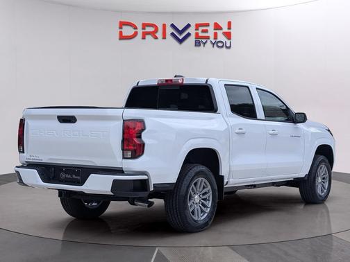 Summit White 2026 Chevrolet Colorado LT
