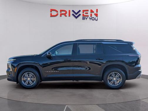 Mosaic Black Metallic 2026 Chevrolet Traverse LT