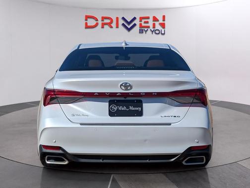 2022 Toyota Avalon Limited