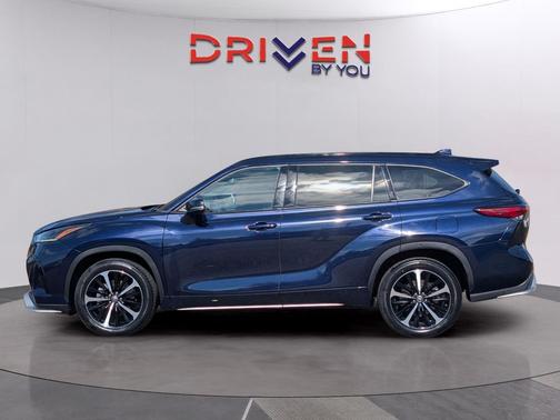 2022 Toyota Highlander XSE