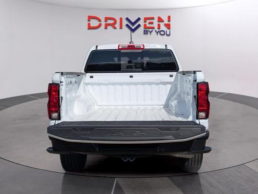Summit White 2026 Chevrolet Colorado WT