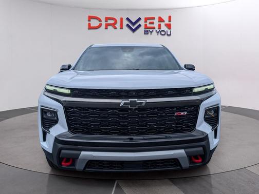 Polar White Tricoat 2026 Chevrolet Traverse AWD Z71