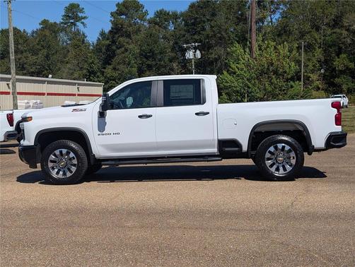 2026 Chevrolet Silverado 2500 Custom