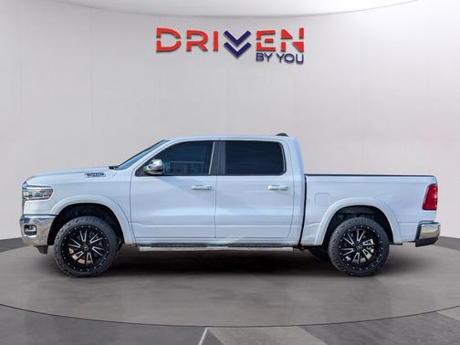 Bright White Clearcoat 2025 RAM 1500 Laramie