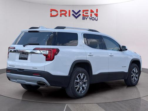 2023 GMC Acadia AWD SLT