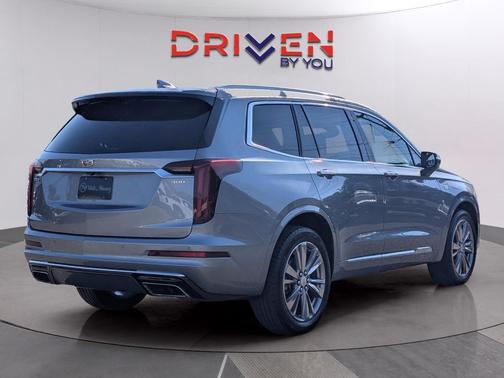 2023 Cadillac XT6 Premium Luxury FWD