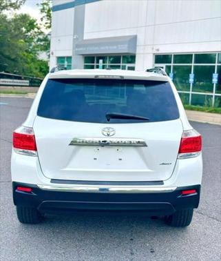 2011 Toyota Highlander SE