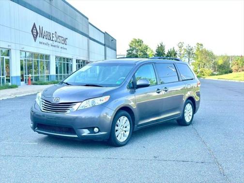 2014 Toyota Sienna XLE