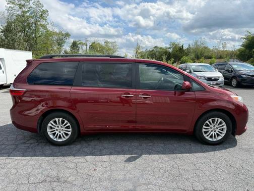 2015 Toyota Sienna XLE