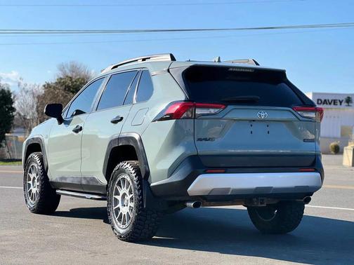 2019 Toyota RAV4 Adventure