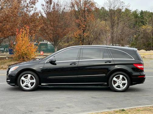 Black 2012 Mercedes-Benz R-Class 4MATIC