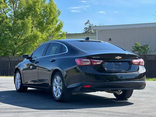 Mosaic Black Metallic 2019 Chevrolet Malibu Hybrid Base