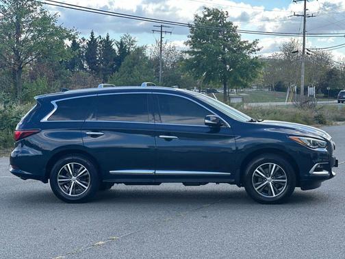2016 INFINITI QX60 Base