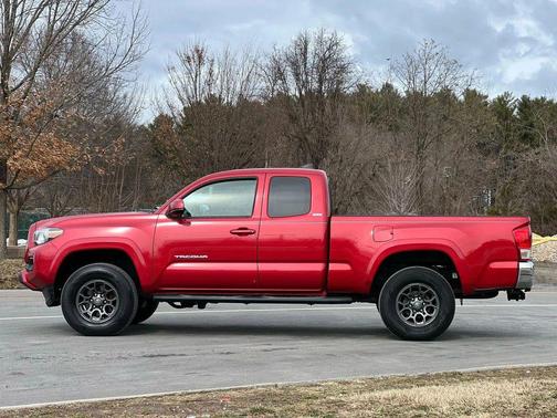 2017 Toyota Tacoma SR5