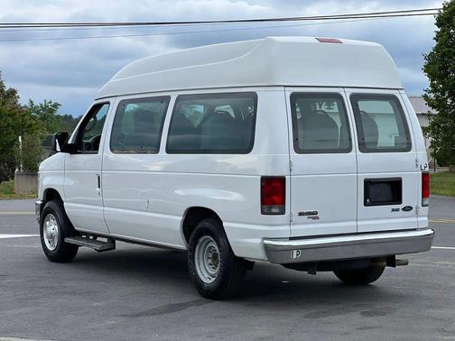 Oxford White 2011 Ford E150 Cargo