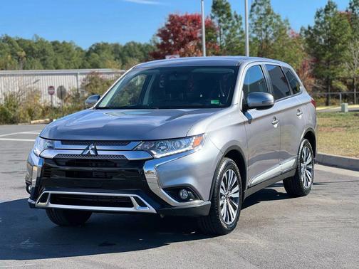 2019 Mitsubishi Outlander SE