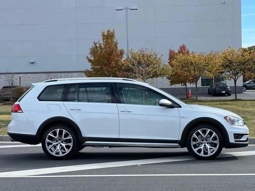 2017 Volkswagen Golf Alltrack TSI SEL