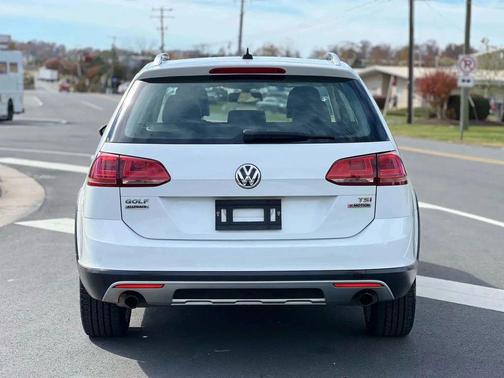 2017 Volkswagen Golf Alltrack TSI SEL