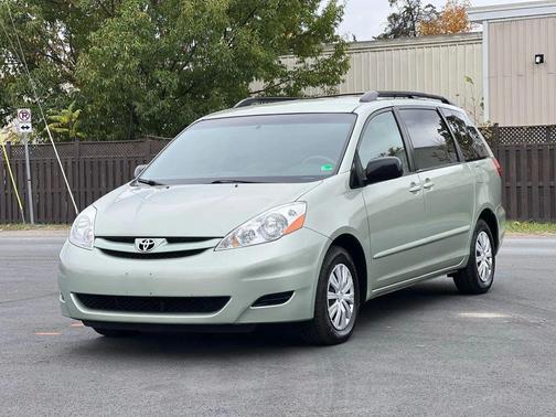 2009 Toyota Sienna LE
