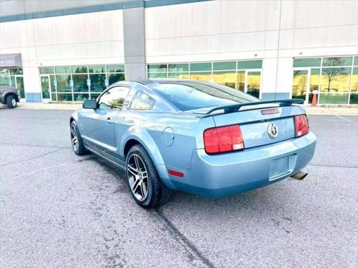 2006 Ford Mustang Deluxe