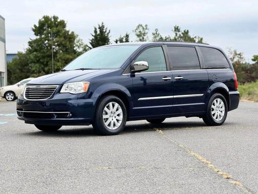 2012 Chrysler Town & Country Touring-L