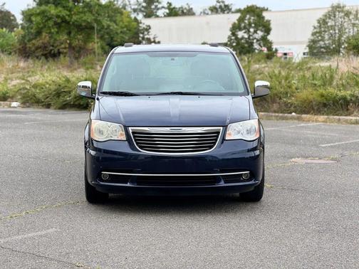 2012 Chrysler Town & Country Touring-L