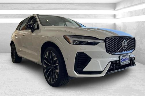 Crystal White 2026 Volvo XC60 Plug-In Hybrid T8 Ultra