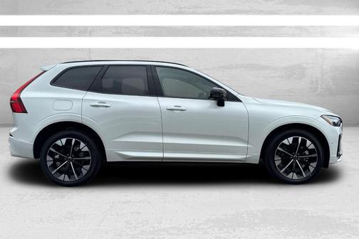 Crystal White 2026 Volvo XC60 B5 Plus