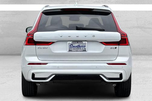 Crystal White 2026 Volvo XC60 B5 Plus