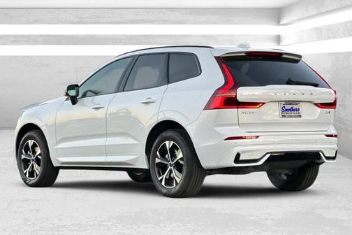 Crystal White 2026 Volvo XC60 B5 Core