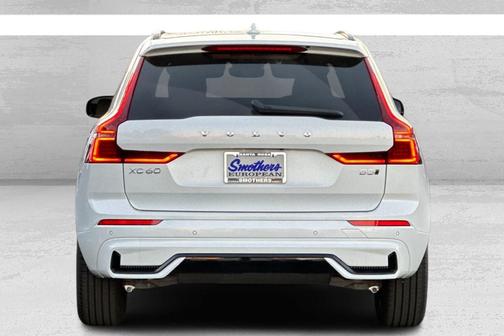 Crystal White 2026 Volvo XC60 B5 Core