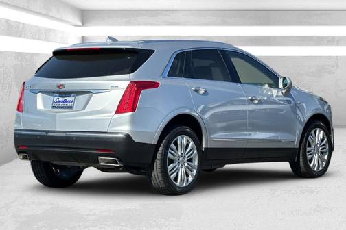Radiant Silver Metallic 2018 Cadillac XT5 Premium Luxury