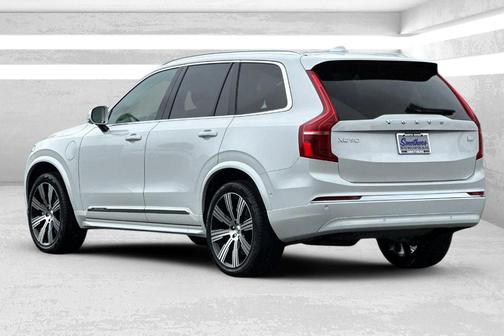 Crystal White 2023 Volvo XC90 Recharge Plug-In Hybrid T8 Plus 6 Passenger