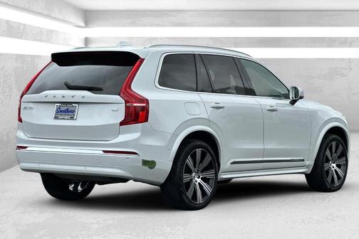 Crystal White 2023 Volvo XC90 Recharge Plug-In Hybrid T8 Plus 6 Passenger