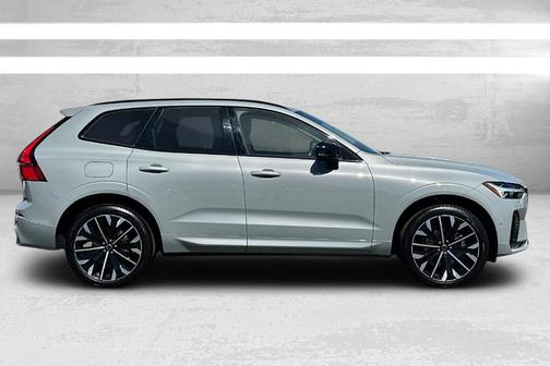 Gray Metallic 2026 Volvo XC60 B5 Ultra