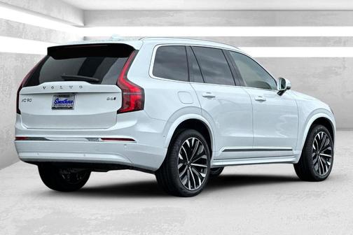 Crystal White Pearl 2026 Volvo XC90 B6 Plus 7-Seater