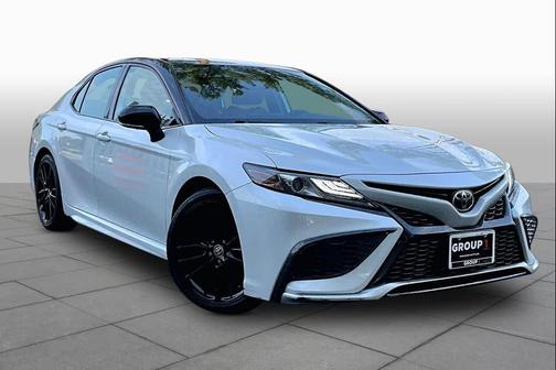 Wind Chill Pearl/Midnight Black Metallic 2021 Toyota Camry XSE