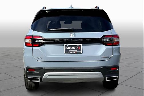 2025 Honda Pilot Touring 8-Passenger