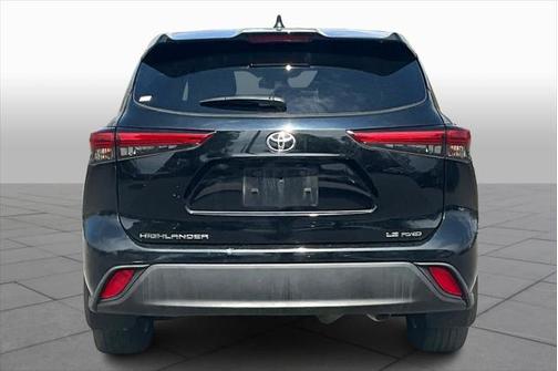 2022 Toyota Highlander LE