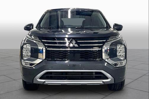 Graphite Gray 2025 Mitsubishi Outlander SE S-AWC