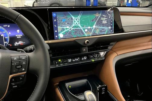 2025 Toyota Crown Signia Limited