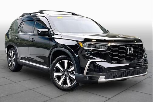 Crystal Black Pearl 2024 Honda Pilot Touring 8-Passenger